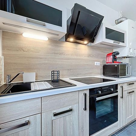 Le 4-F2 Centre Historique Apartment มงต์ลูซง ภายนอก รูปภาพ
