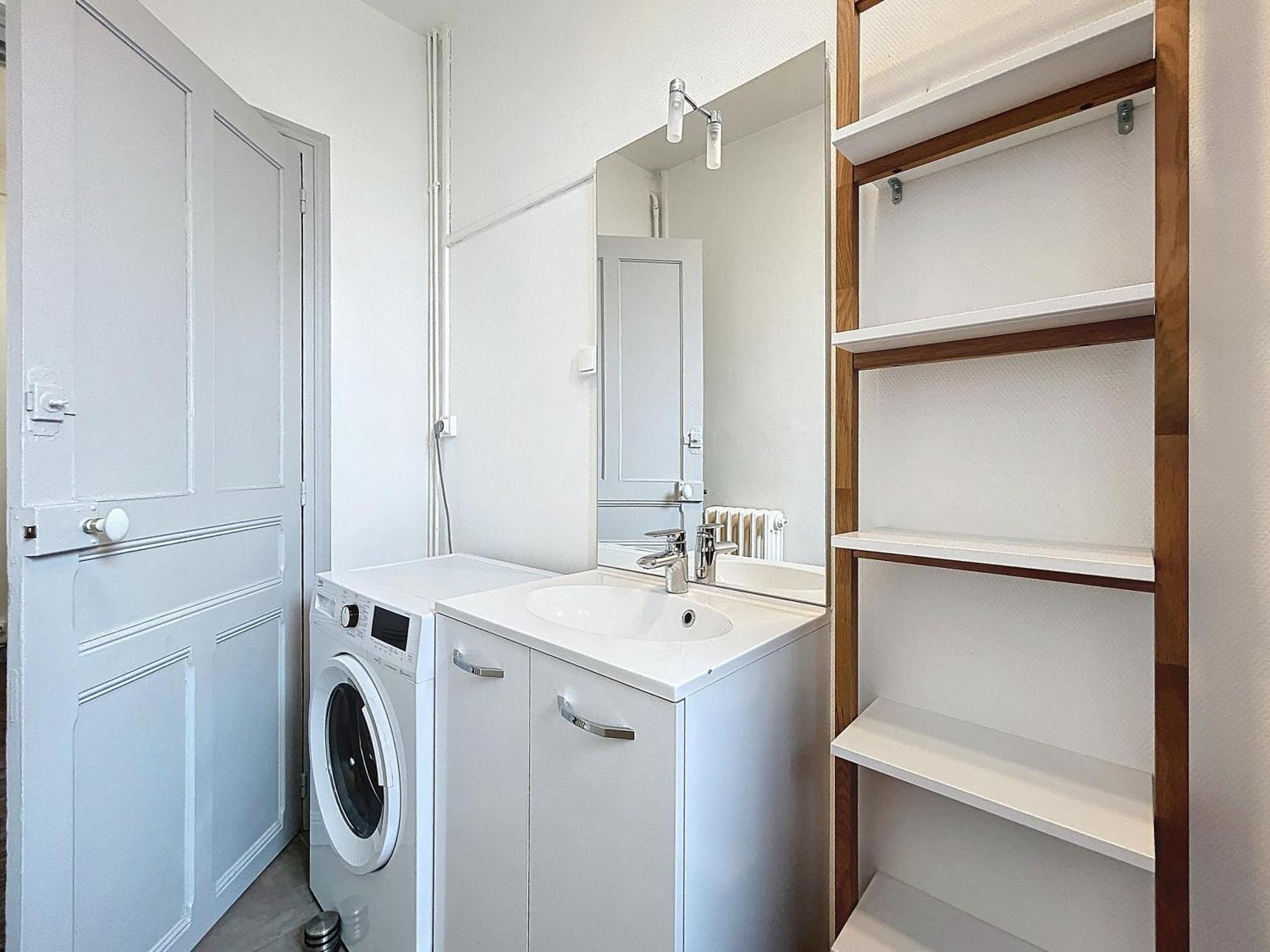 Le 4-F2 Centre Historique Apartment มงต์ลูซง ภายนอก รูปภาพ