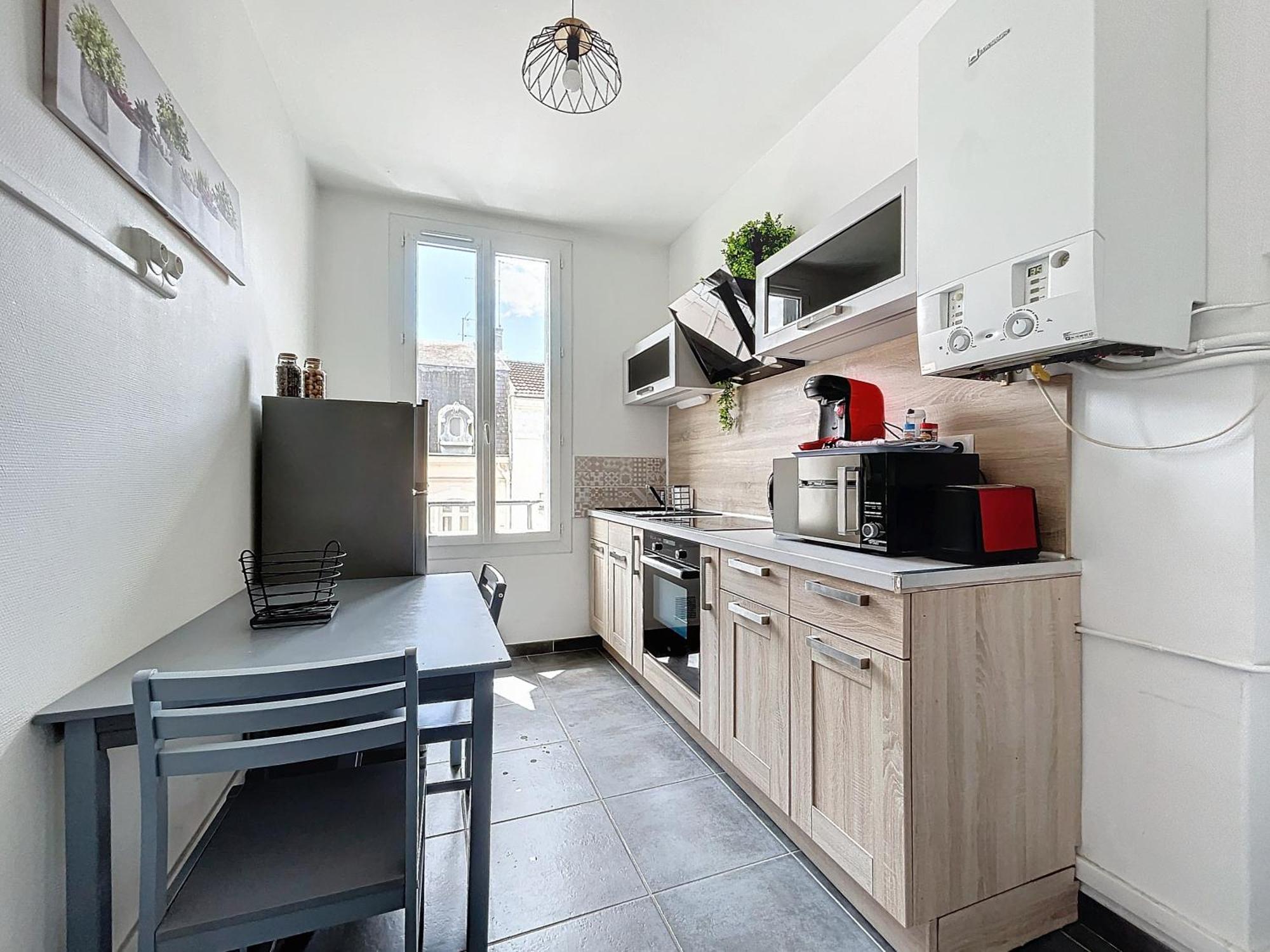 Le 4-F2 Centre Historique Apartment มงต์ลูซง ภายนอก รูปภาพ